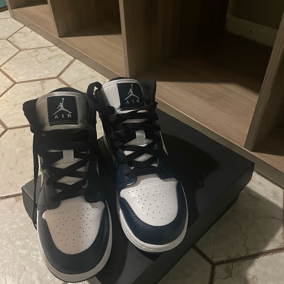 Air Jordan 1 mid GS| armory navy - Picture 3 of 5